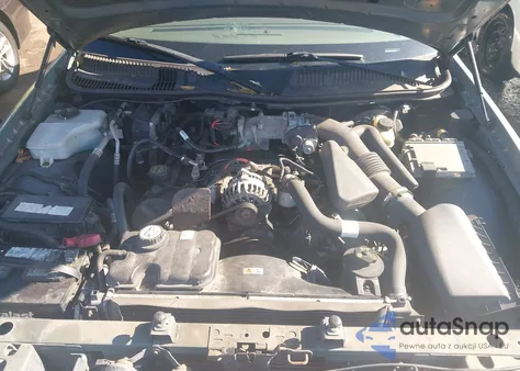 2005 Lincoln Town Car Signature Limited из США, поврежденный, VIN 1LNHM82W35Y651456